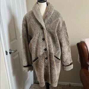 Women's Plush Teddy Jacket in Warm Brown